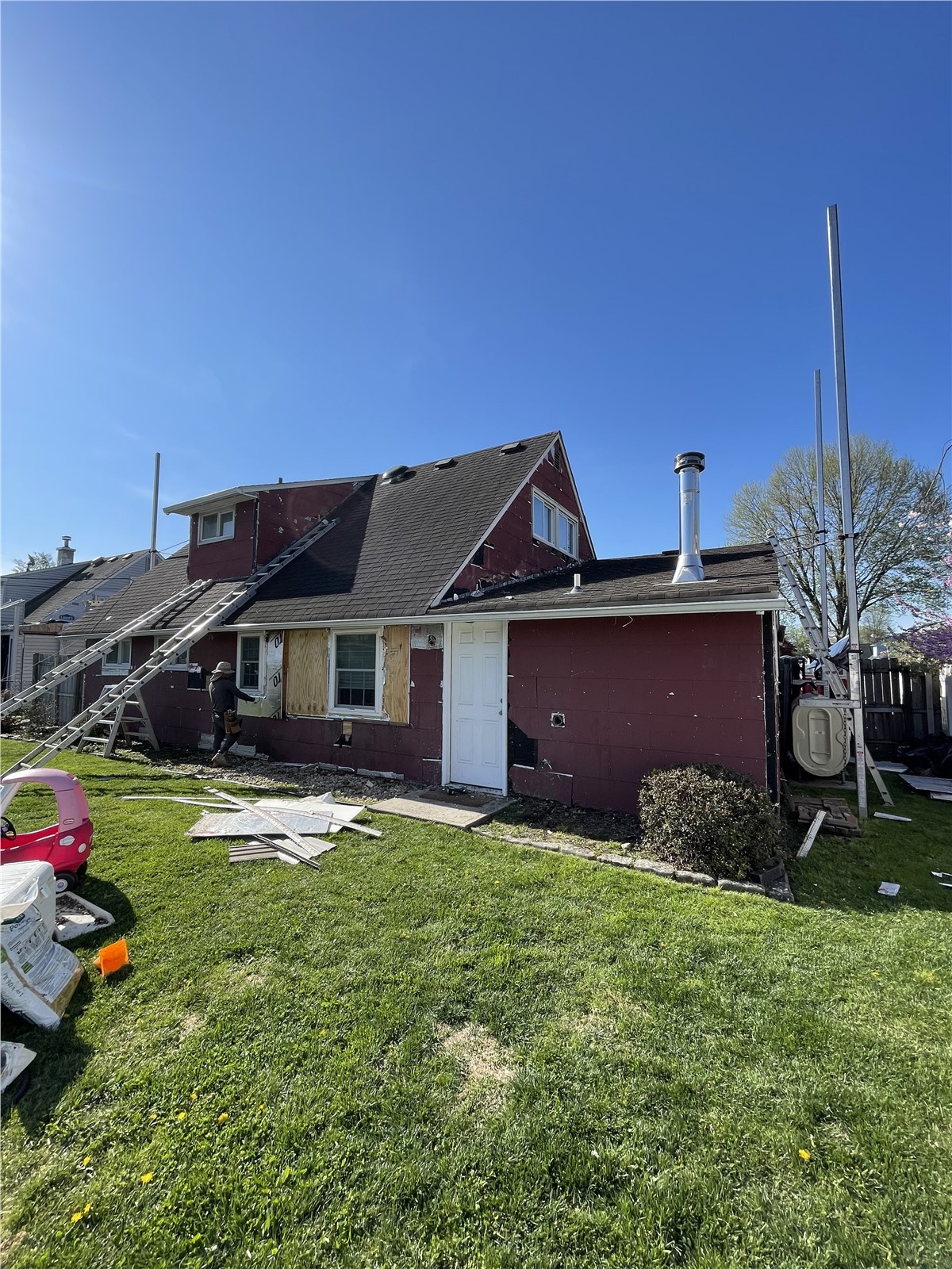 Expert Siding Project Near You on Mayflower Rd